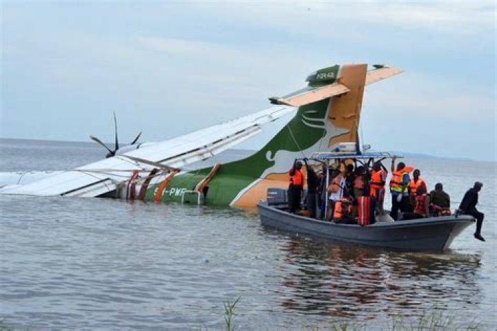 
19 Dead After Plane Crashes into Lake Victoria in Tanzania amid Adverse Weather Conditions 