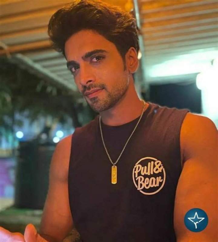 
Aakash Dabhade Height, Weight, Net Worth, Age, Birthday, Wikipedia, Who, Nationality, Biography 