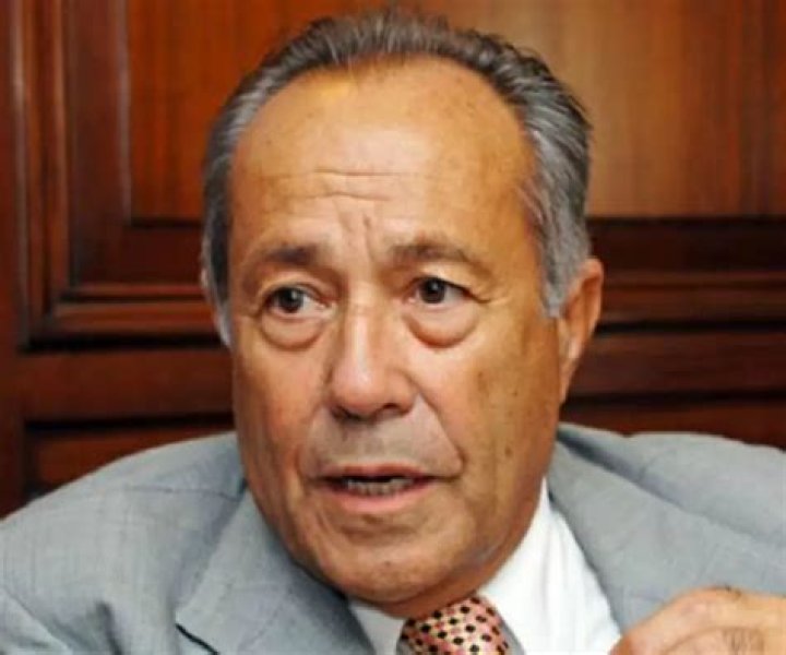 Adolfo Rodríguez Saá Biography - Childhood, Life Achievements & Timeline