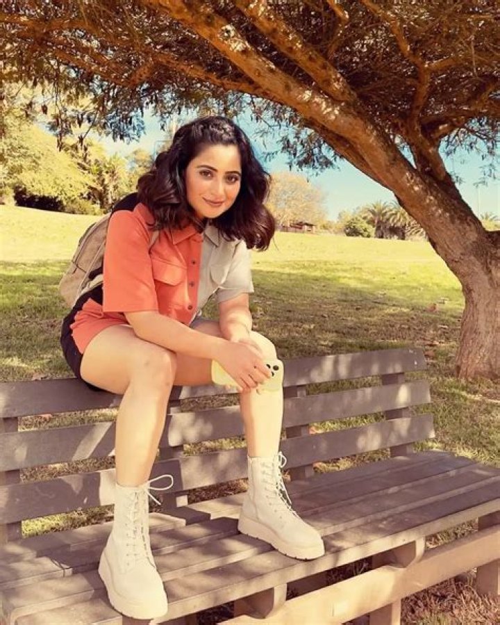 Aishwarya Sharma Bhatt Height, Weight, Net Worth, Age, Birthday, Wikipedia, Who, Instagram, Biography