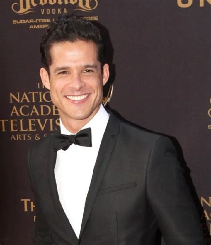 
Alex Villanueva Height, Weight, Net Worth, Age, Birthday, Wikipedia, Who, Instagram, Biography 