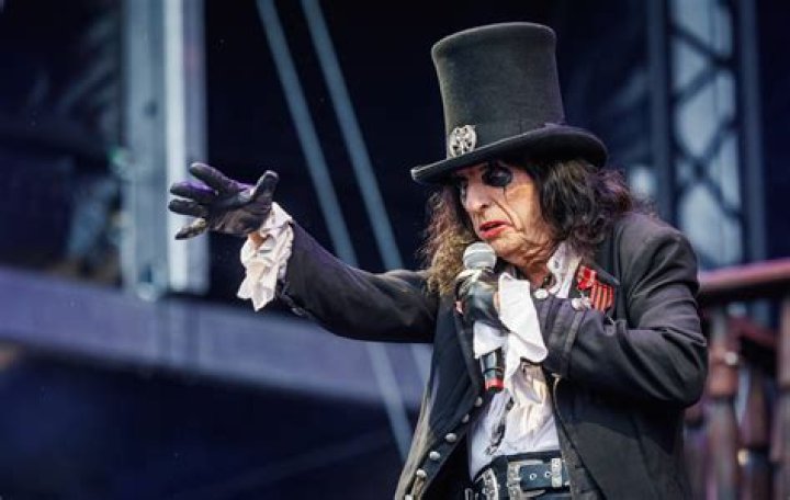 Alice Cooper (Vincent Damon Furnier) Biography