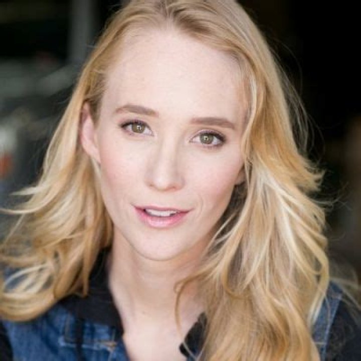 Alina Patra Age, Biography, Wiki, Height, Boyfriend, Net Worth, Instagram