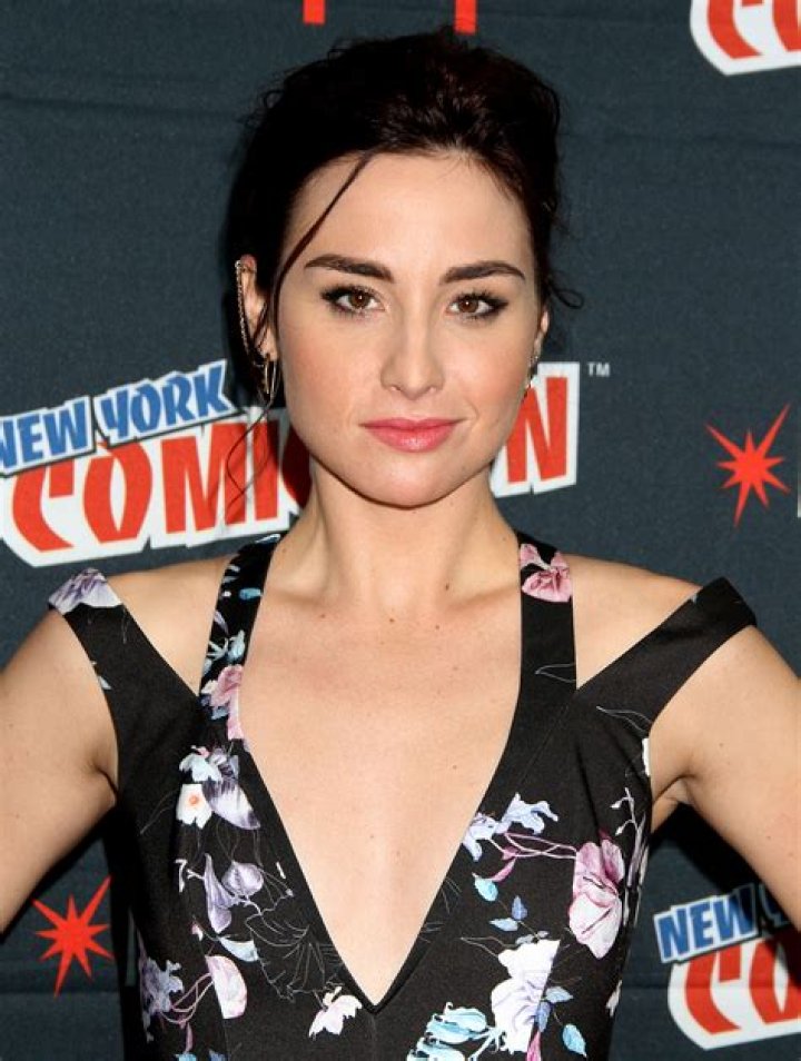 Allison Scagliotti: dating, net worth, tattoos, smoking & body measurements