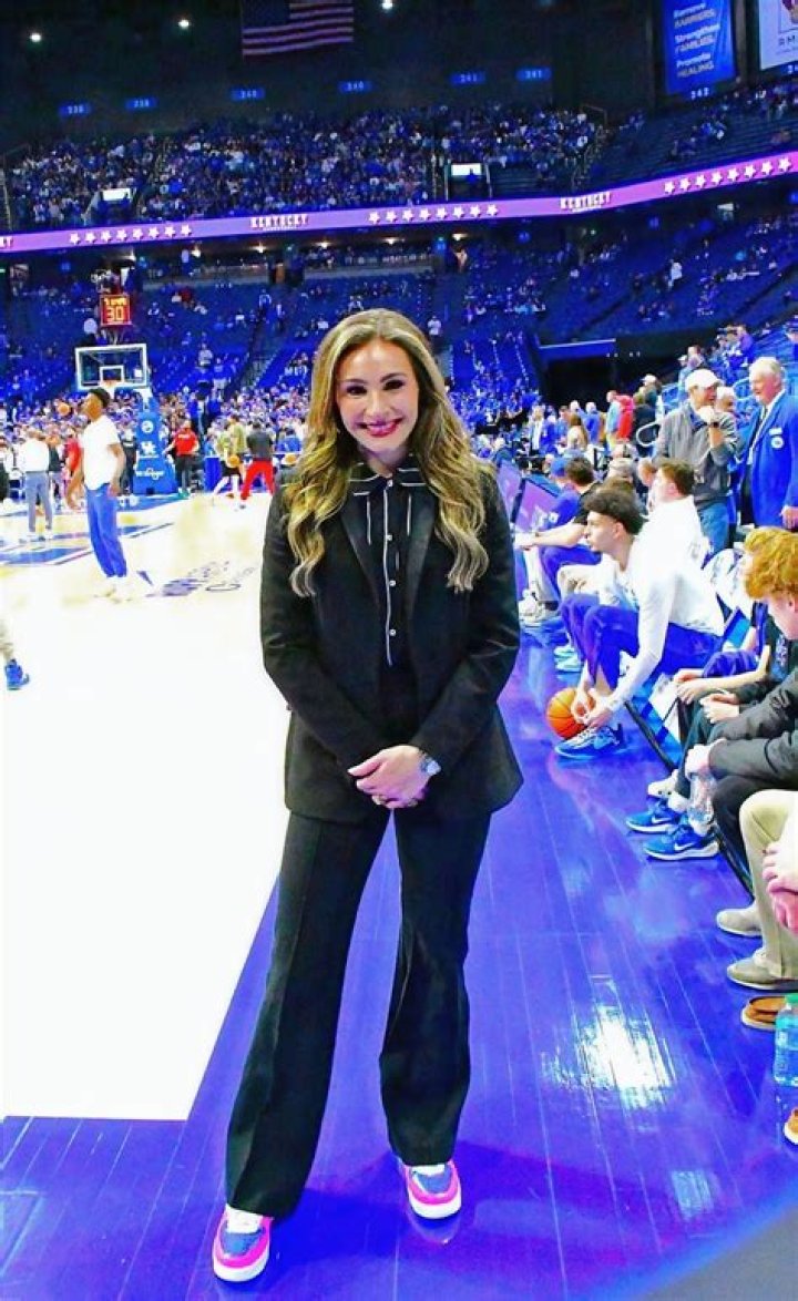 Alyssa Lang Bio, Age, Height, Family, Boyfriend, Kids, ESPN, Networth