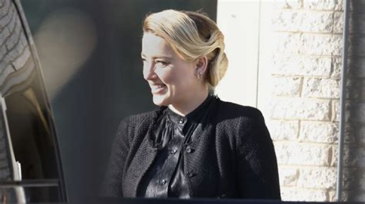 Amber Heard submits photos of Johnny Depp passed out; alleges he went on week-long benders