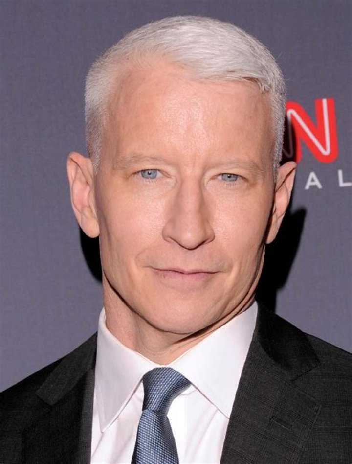 Anderson Cooper Biography - Facts, Childhood, Family Life & Achievements
