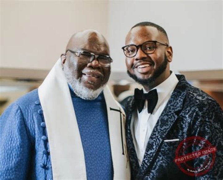 Andrea Salinas Bio, Wiki, Age, Parents, Twin, Husband, Kids, Net Worth