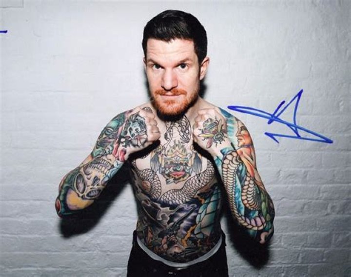 Andy Hurley Biography - Facts, Childhood, Family & Achievements of Musician
