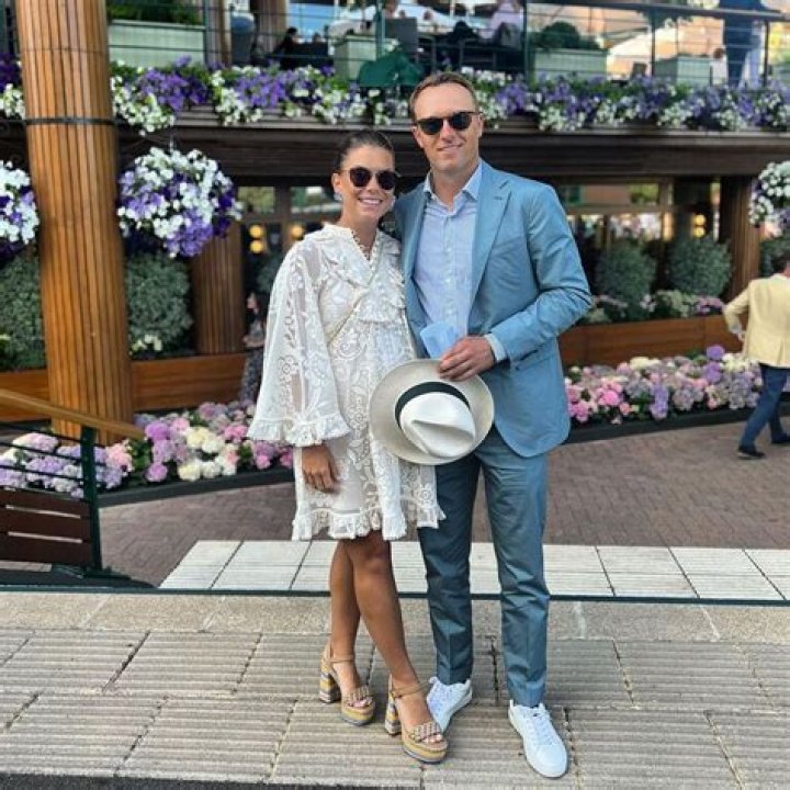 What does Jordan Spieth's wife do for a living?