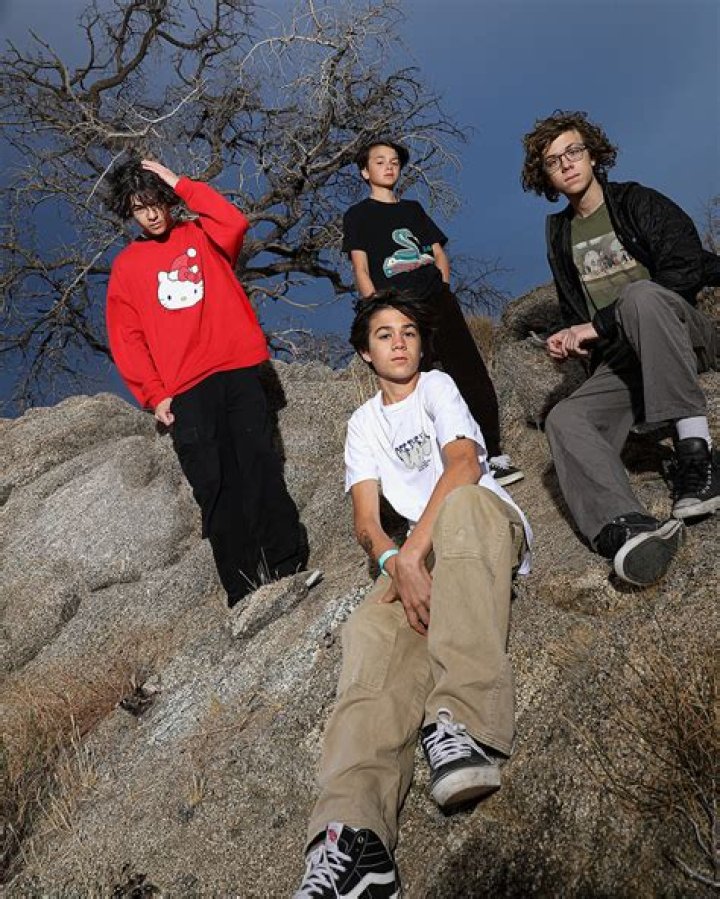 Are Mason Mount and Mason Greenwood brothers?