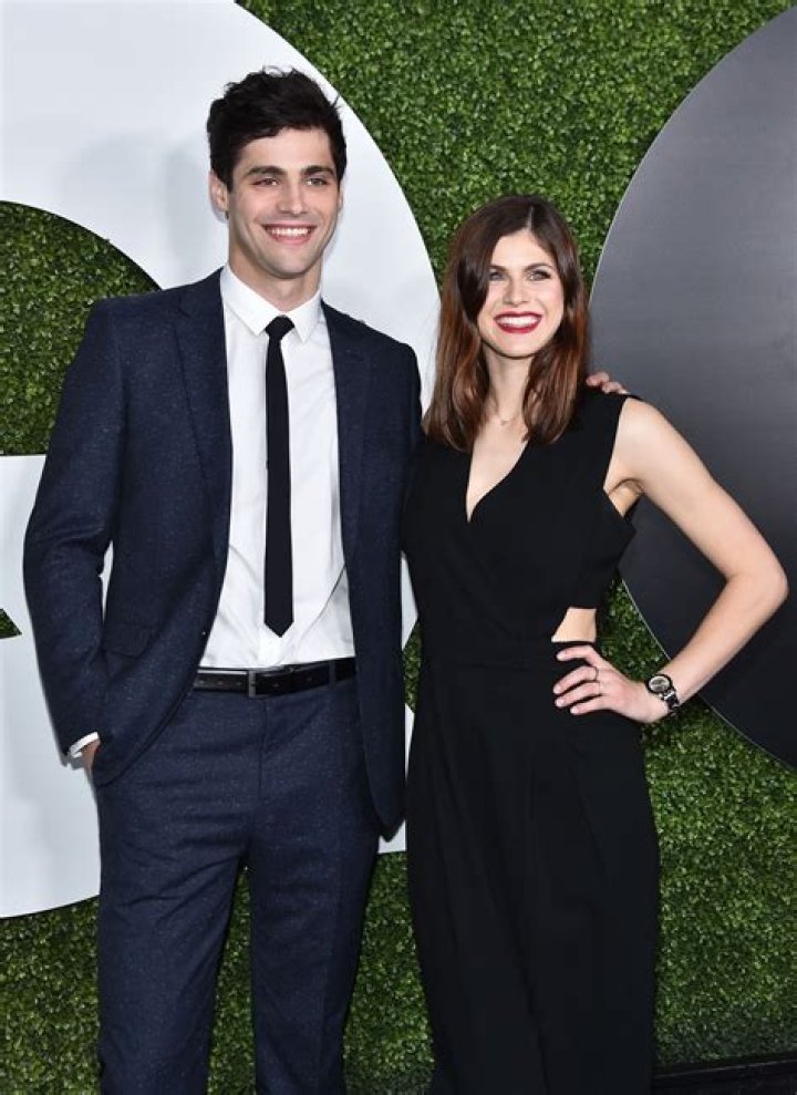 Are Matthew Daddario and Alexandra Daddario close? – Celebrity