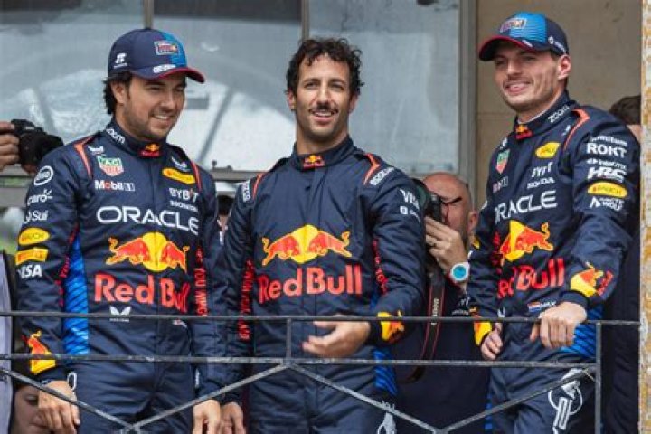 Are Max Verstappen and Daniel Ricciardo still friends? Do Max Verstappen and Daniel Ricciardo live in the same building?