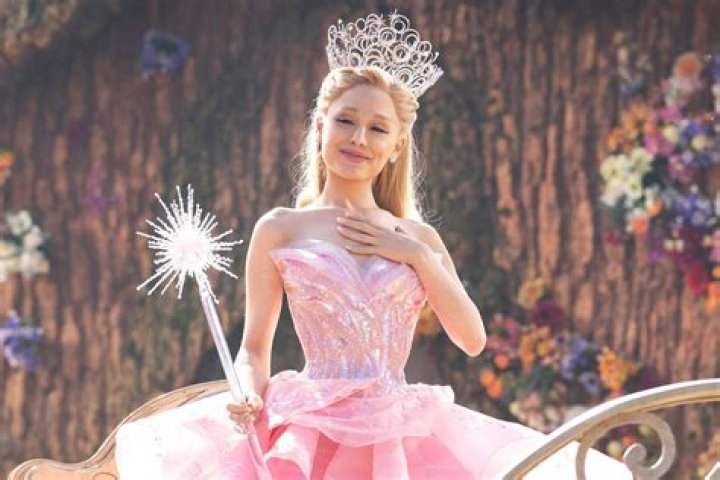 Ariana Grande Breaks Her Silence On Her New Wax Figure That Fans Hate!