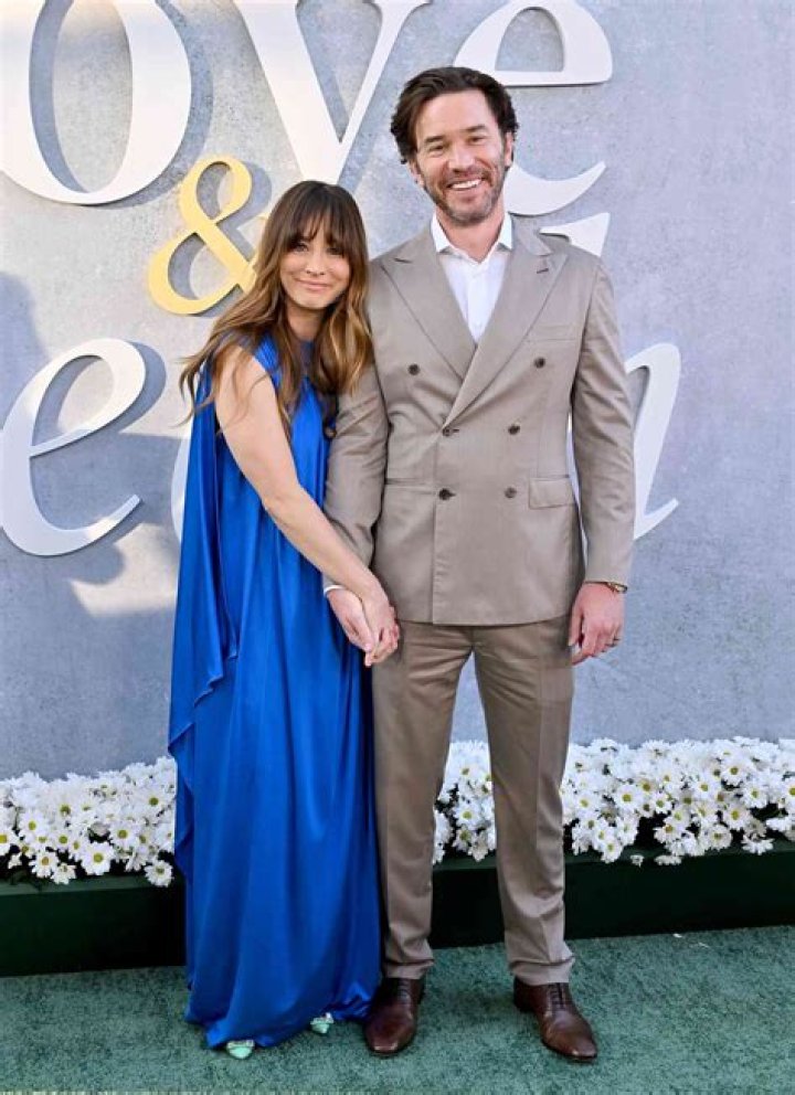 At The 2022 Emmy Awards, Kaley Cuoco And Tom Pelphrey Debuted On The Red Carpet