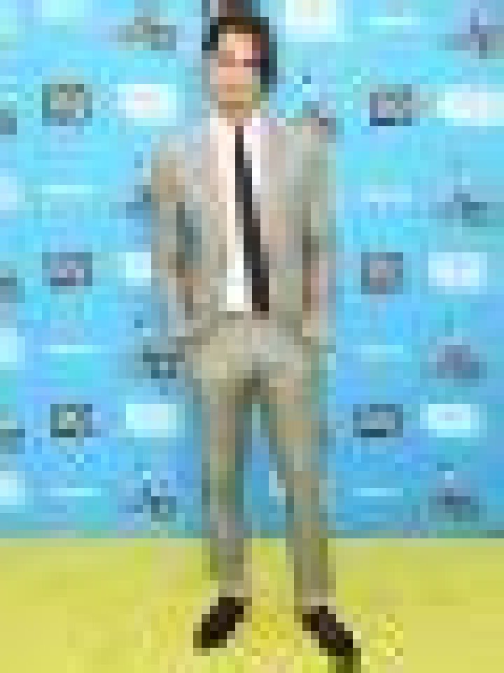 Avan Jogia Height Weight Body Measurements Shoe Size Stats Facts