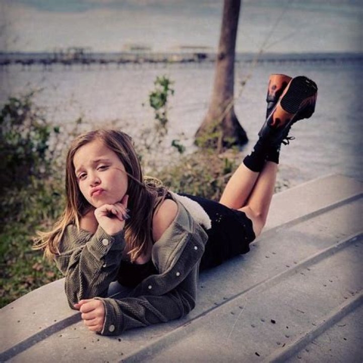 Aydah Vlach Biography - Facts, Childhood, Family Life & Achievements