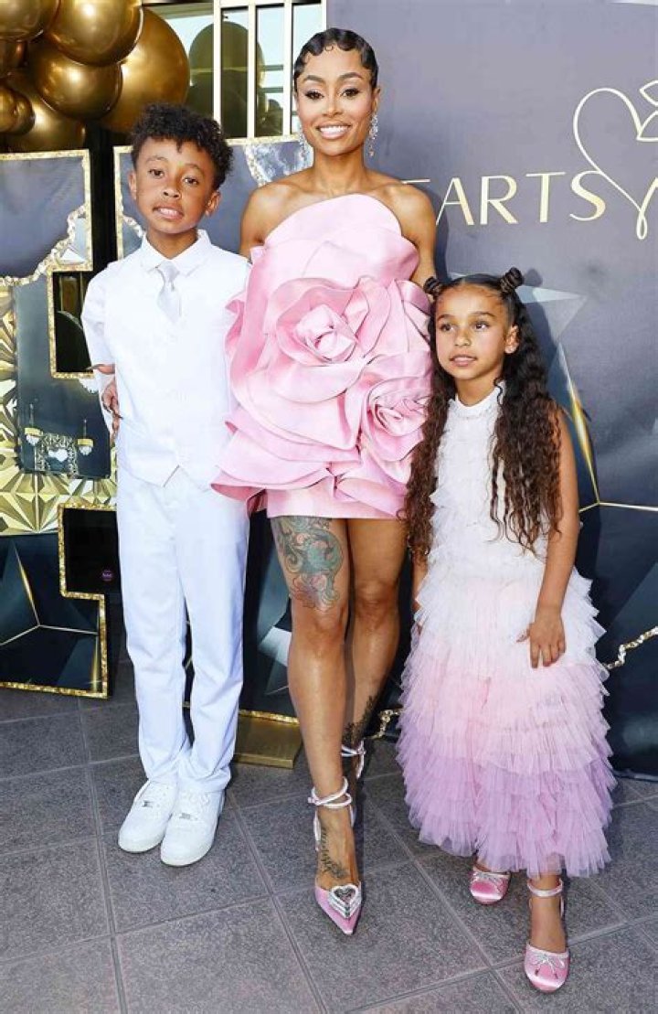 Blac Chyna Shares Sweet Family Portrait And Explains How She Is Breaking Generational Curses — Is Robert Kardashian’s Ex A Whole New Person?