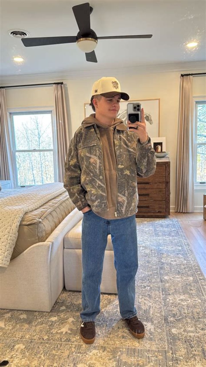 Boston Mikesell – Bio, Facts, Family Life, Career