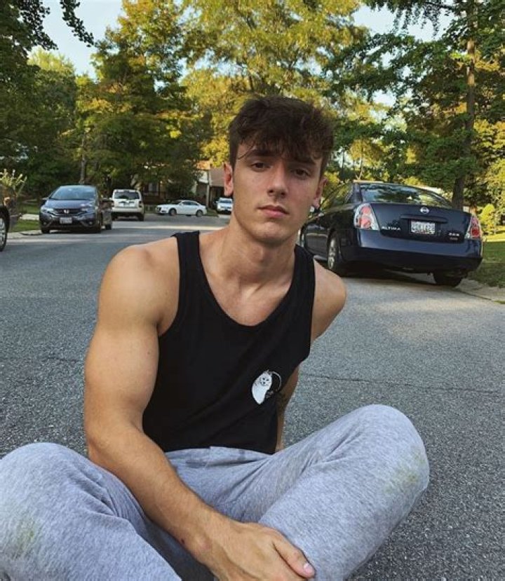 Bryce Hall Age, Wiki, Net worth, Bio, Height, Girlfriend