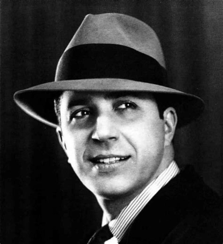 Carlos Gardel Biography - Facts, Childhood, Family Life & Achievements