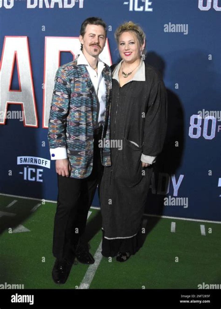 Caroline Rau: Alex Moffat Wife Age, Wiki, Bio, Family Children and Net Worth