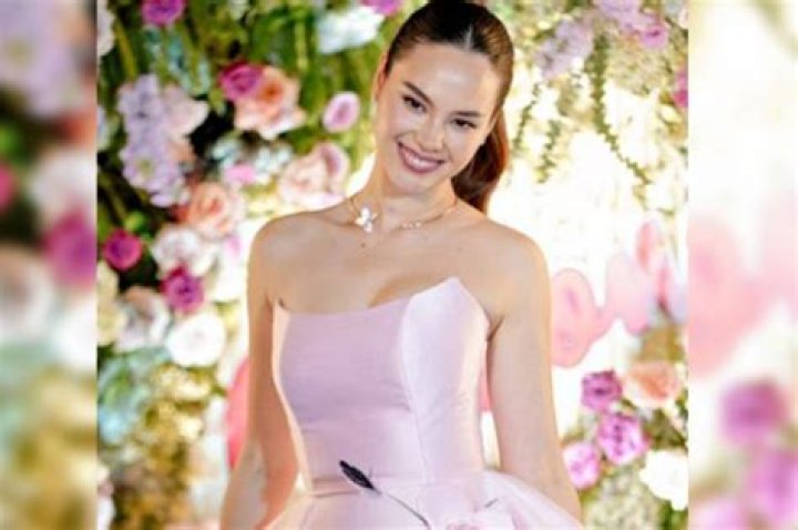 Catriona Gray Biography - Facts, Childhood, Family Life & Achievements