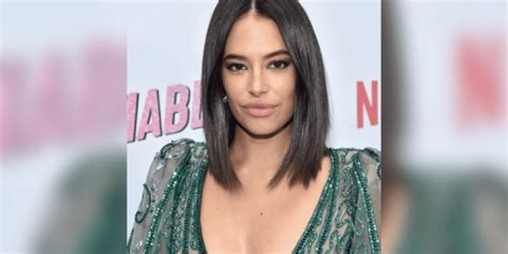 Chloe Bridges Height, Age, Boyfriend, Biography, Wiki, Net Worth