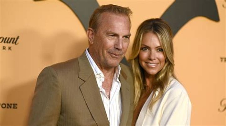 Christine Baumgartner – Bio, Net Worth and Facts About Kevin Costner’s Wife