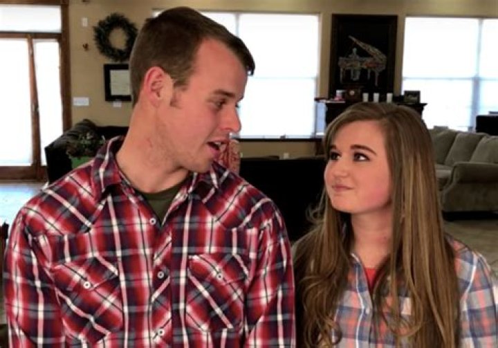 Counting On Star Kendra Caldwell Shows Off Her Growing Baby Bump In New Photos With Joseph Duggar