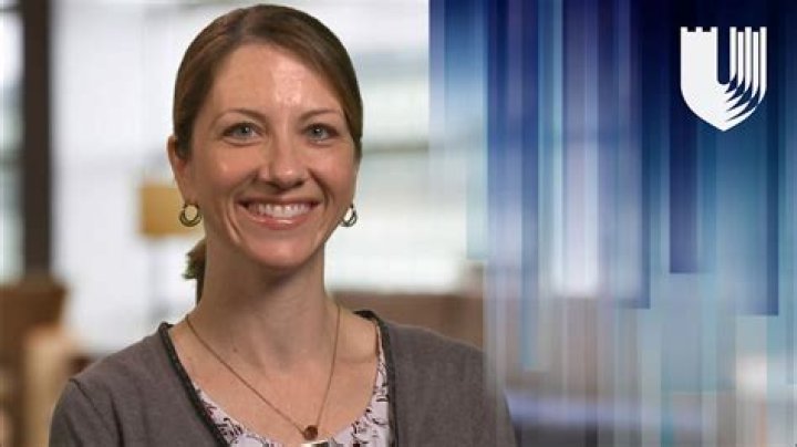 Dr. Courtney Canos, MD – Lawrenceburg, IN