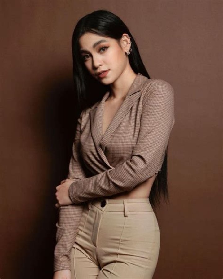 
Criselda Alvarez Height, Weight, Net Worth, Age, Birthday, Wikipedia, Who, Nationality, Biography 