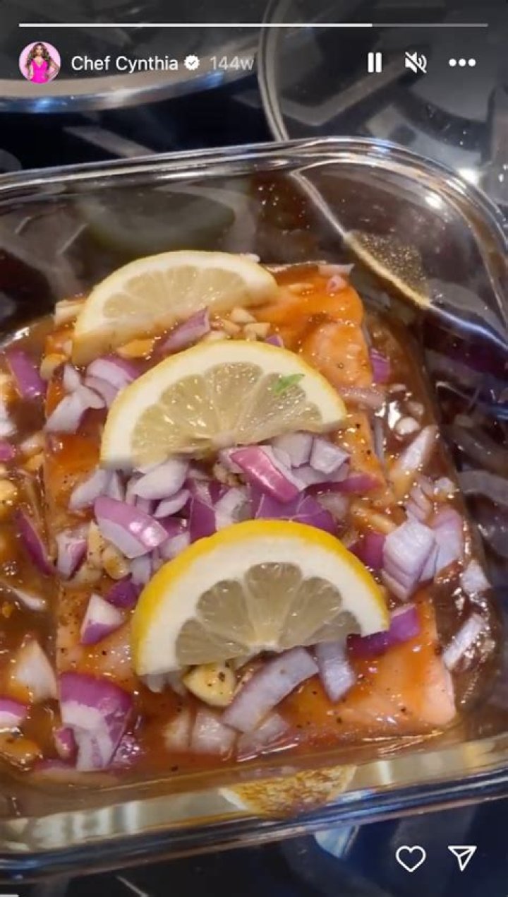 Cynthia Bailey in Workout Gear Says “More Dancing In 2024!”