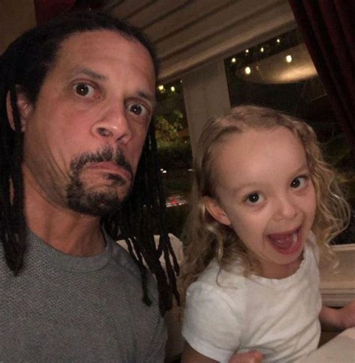 Dale Whitnell family, wife, children, parents, siblings