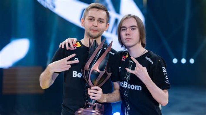 Danielle Donk Height, Weight, Net Worth, Age, Birthday, Wikipedia, Who, Nationality, Biography