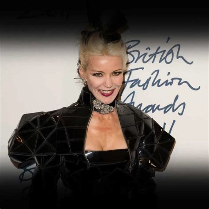 Daphne Guinness Height, Weight, Net Worth, Age, Birthday, Wikipedia, Who, Instagram, Biography