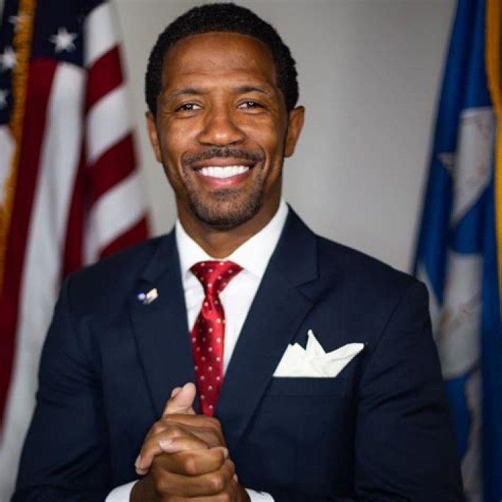 Dartanyon Williams Age, Wiki, Biography, Background, Wife, Political Party, Net Worth