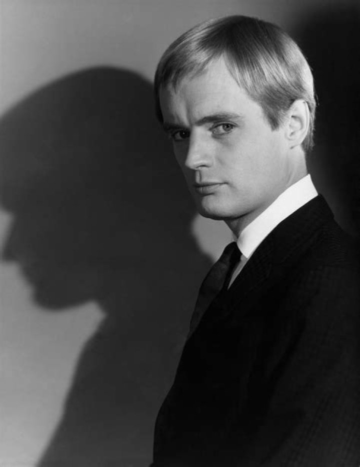 David McCallum Biography - Facts, Childhood, Family Life & Achievements of Actor