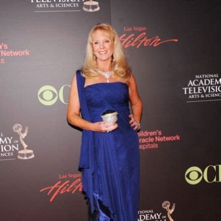 Dean Cain And Laura McKenzie Will Be The Co-Host Of “Christmas Around the USA”