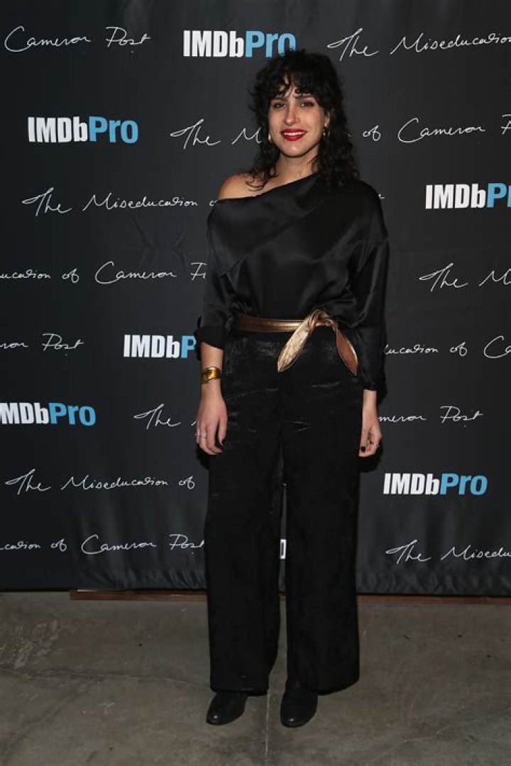 
Desiree Akhavan Height, Weight, Net Worth, Age, Birthday, Wikipedia, Who, Nationality, Biography 
