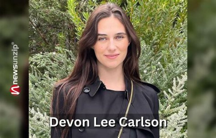 Devon Lee Carlson Bio, Wiki, Age, Birthday, Height, Boyfriend, Before Surgery, and Net Worth