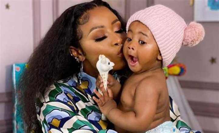 Dj Zinhle Bio, Age, Career, Daughter, AKA, Book, House, Achievements, Instagram