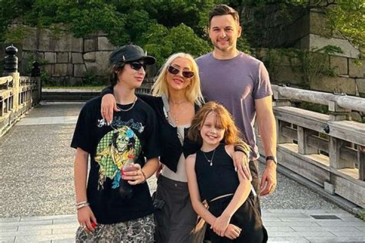 Does Christina Aguilera hate Eminem? Are Christina Aguilera and Eminem friends?