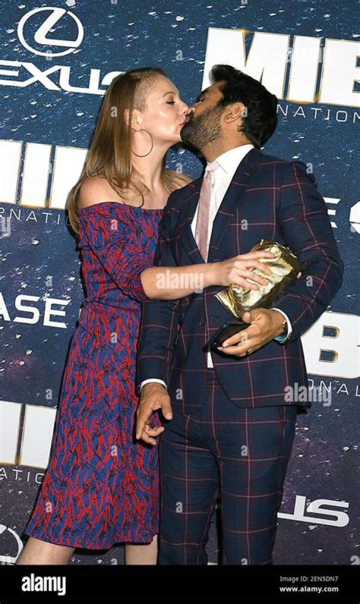 Does Kumail Nanjiani Have Kids With His Wife Emily V. Gordon? Family And Net Worth