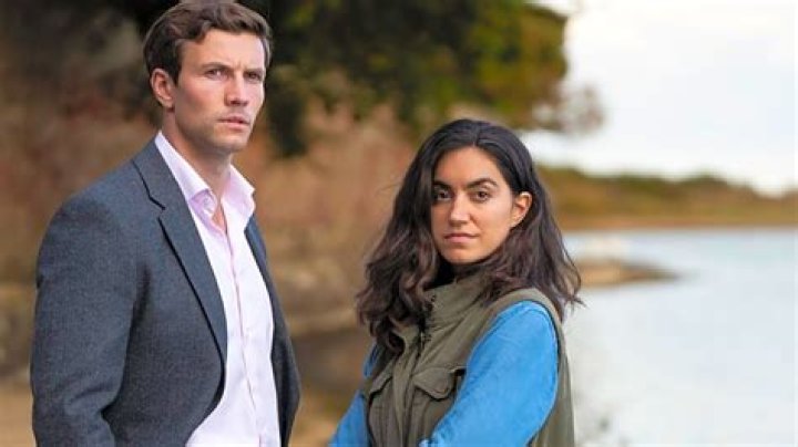 Does Leo Suter Have Partner Or Girlfriend? Gay Sexuality Details