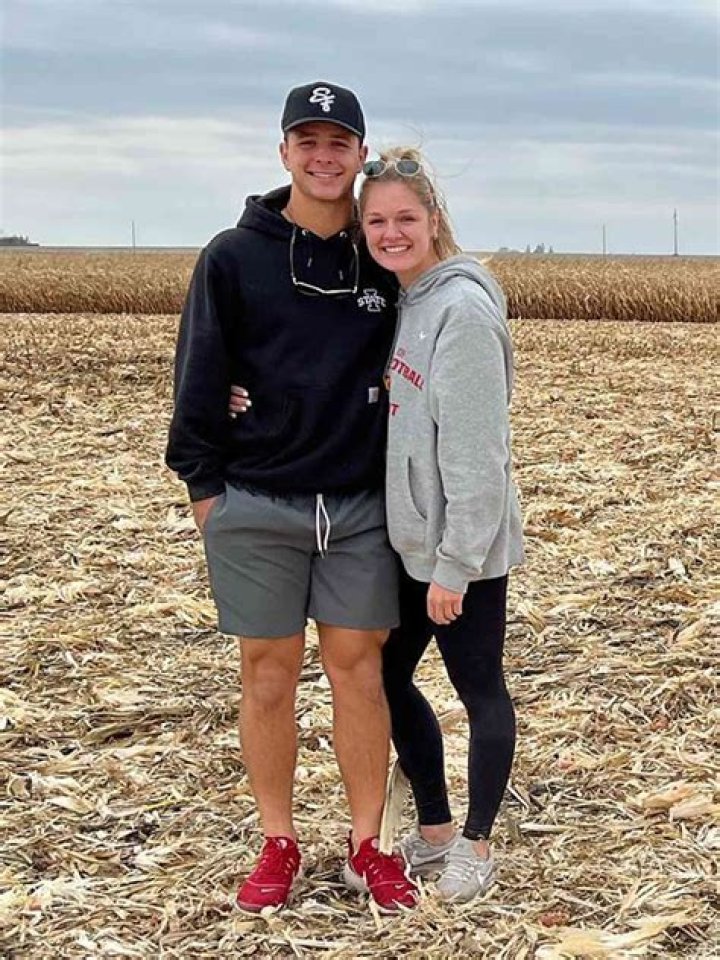 
Does Mackenzie Boyd-Clowes Have A Wife Or Girlfriend? Family Parents And Instagram 