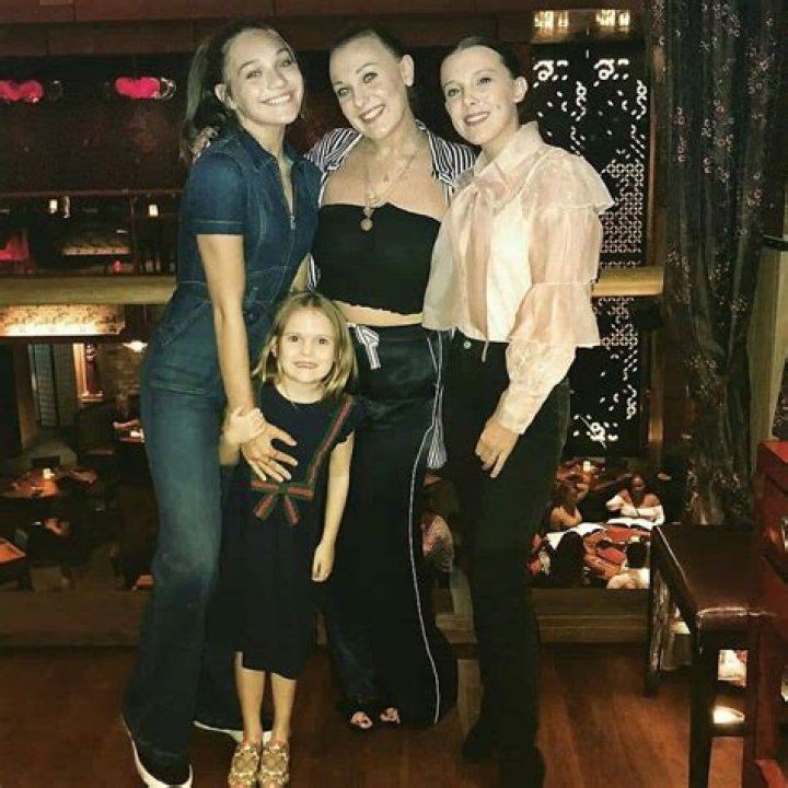 Does Nelly have any siblings?