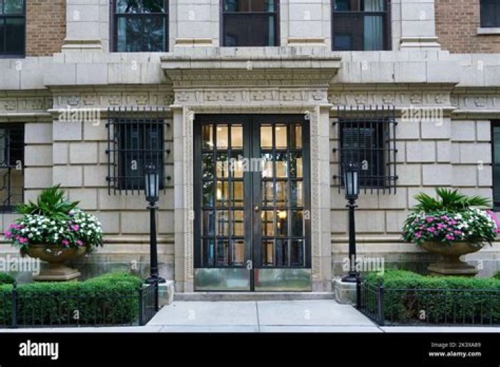 Does Ups Deliver To Front Door Of Apartment? – Celebrity