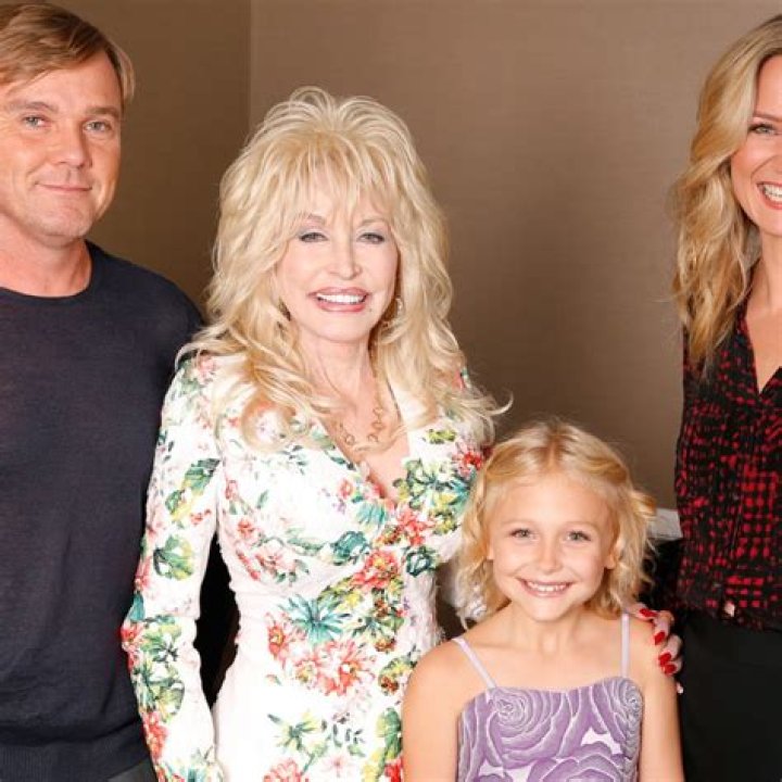 Does Dolly Parton have children?