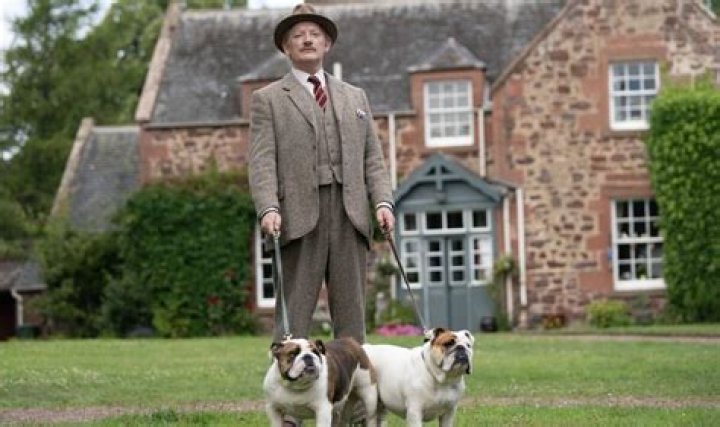 Douglas Henshall height: How tall is Douglas Henshall?